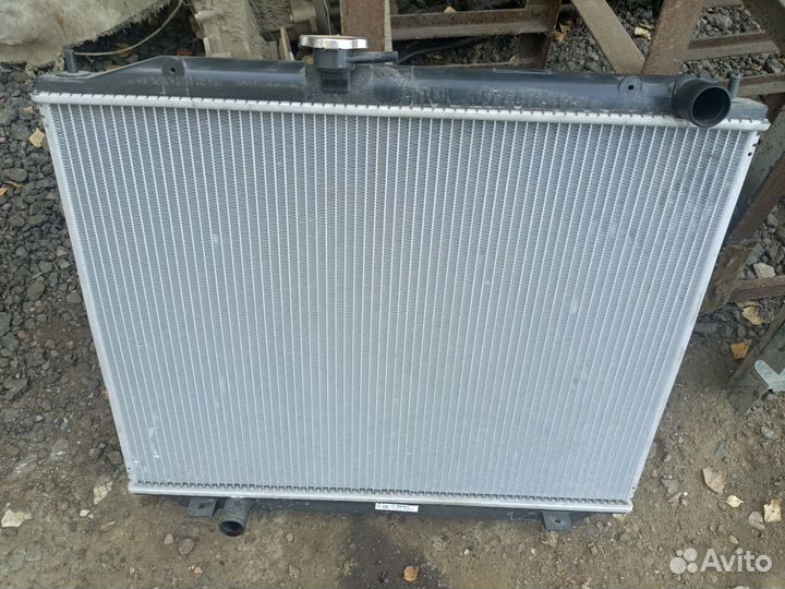 Радиатор охлаждения Nissan terrano 2