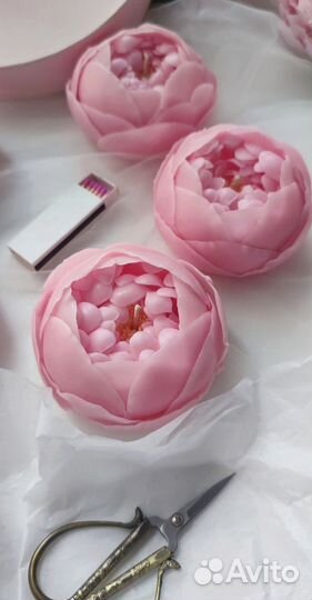 Подарочный набор свечей цветов пионов на 8 марта