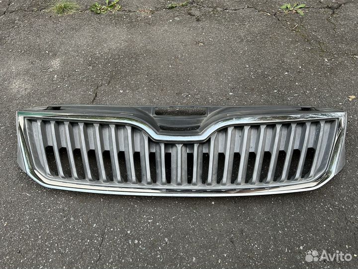 Решетка радиатора skoda rapid 2017