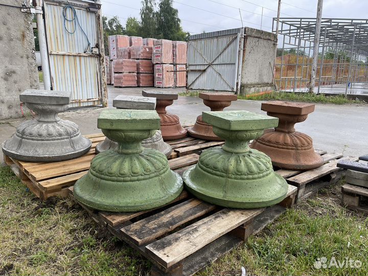 Уличный вазон из бетона