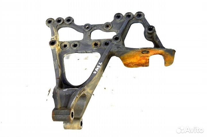 Кронштейн реактивной тяги, ведущего моста,левый me