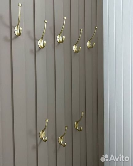 Шкаф в прихожую до потолка