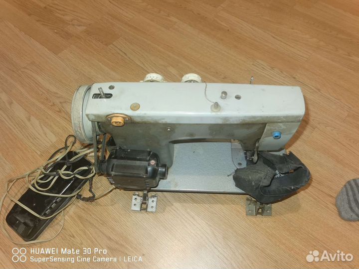 Швейная машинка Подольск 142 электрическая