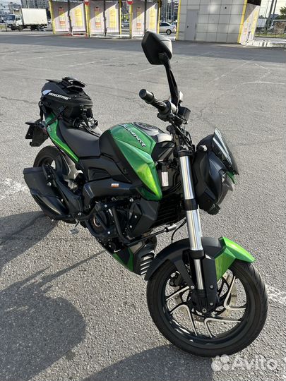 Мотоцикл Bajaj Dominar 400