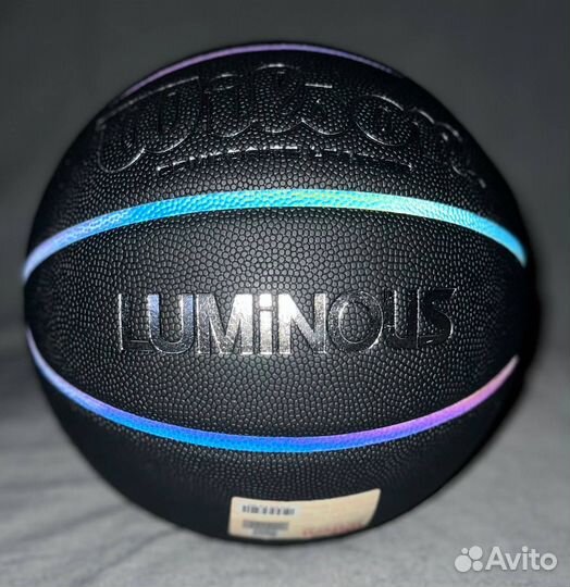 Размер 7. Баскетбольный мяч Wilson luminous Black