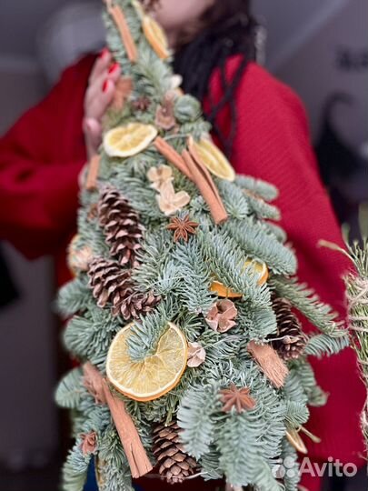 Флористическая елка из нобилиса