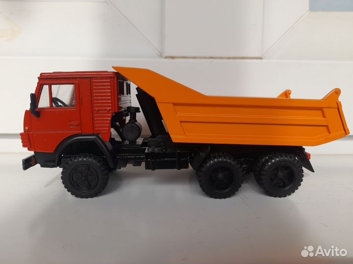 Камаз 55111 самосвал с спалкой элекон 1:43
