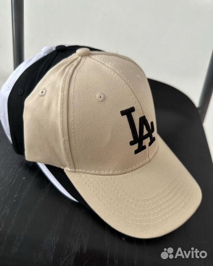 Кепка женская белая