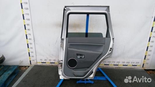 Дверь задняя правая jeep grand cherokee WK (XUK13F