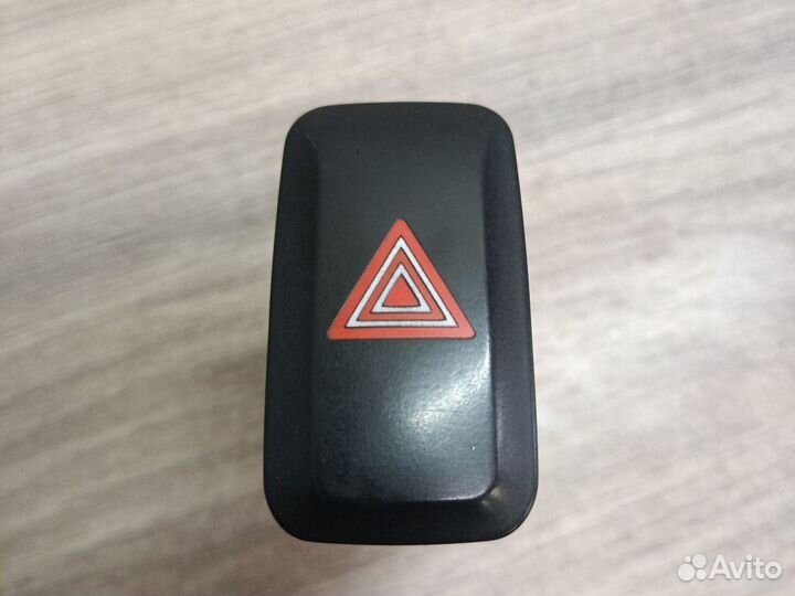 Кнопка аварийной сигнализации kia Rio 2011-2017
