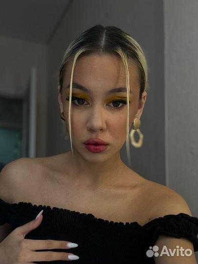 Модель на макияж