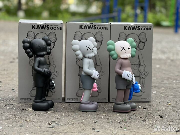 Коллекционные фигурки kaws
