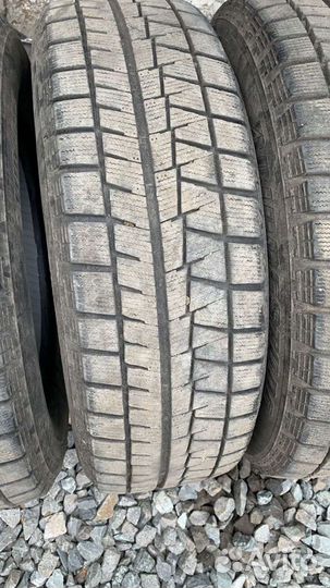 Bridgestone Blizzak Revo GZ 215/65 R16