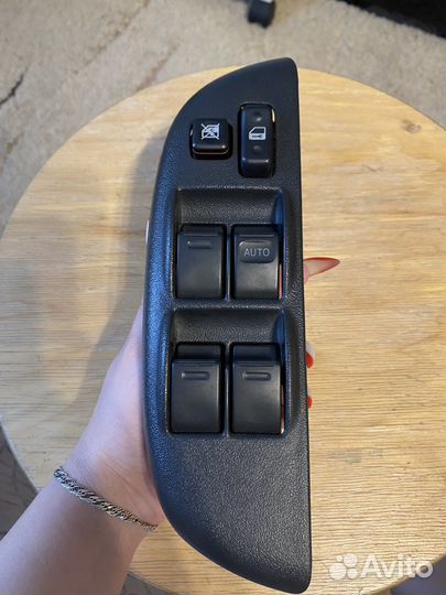 Блок стеклоподъемника на toyota funcargo