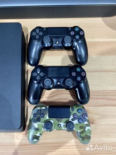 Ps4 slim 1Tb / 3 геймпада