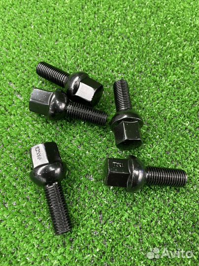 Колёсный болт м14х1.5 45мм сфера