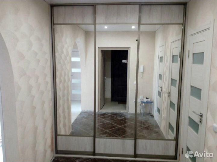 Зеркальный шкаф купе на заказ