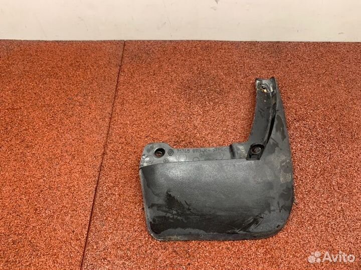 Брызговик задний правый Renault Logan 2 L8 K7M812