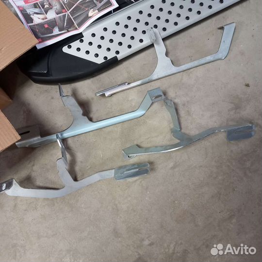 Продам подножку порога на хундай санта-фе