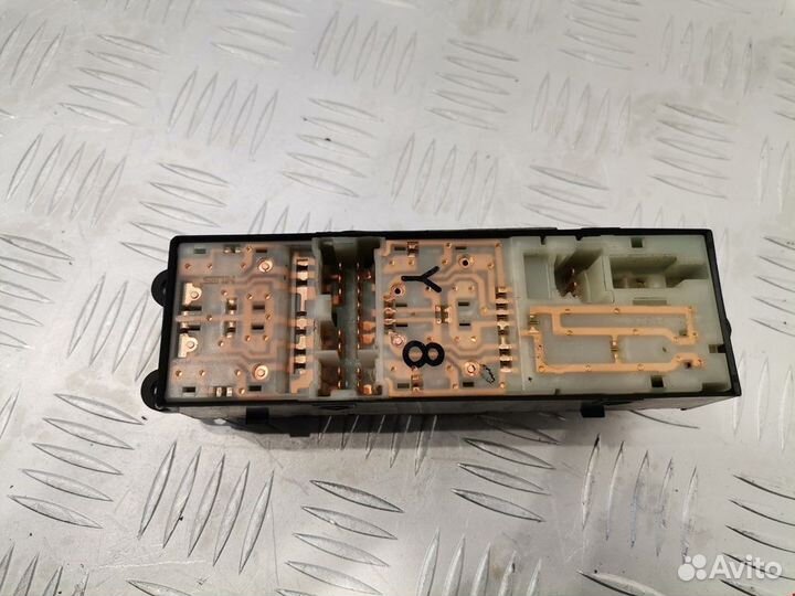 Блок управления стеклоподъемниками Nissan Murano