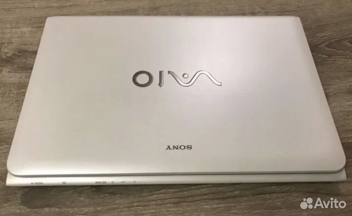 Ноутбук sony vaio 17 белый