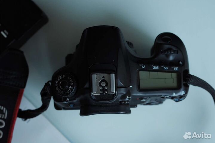 Зеркальный фотоаппарат canon 60d