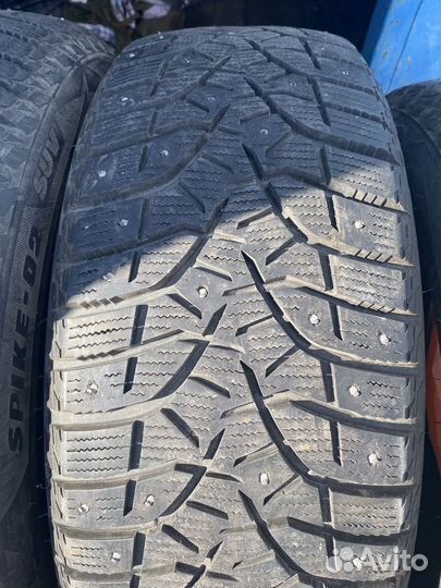Bridgestone Blizzak Spike-02 SUV 235/55 R19