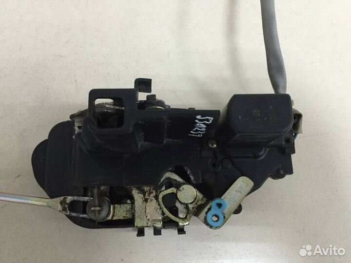 Замок двери передней правой Kia Spectra 2001-2011