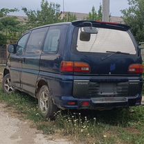 Mitsubishi Space Gear 2.5 MT, 1998, битый, 320 000 км, с пробегом, цена 300 000 руб.