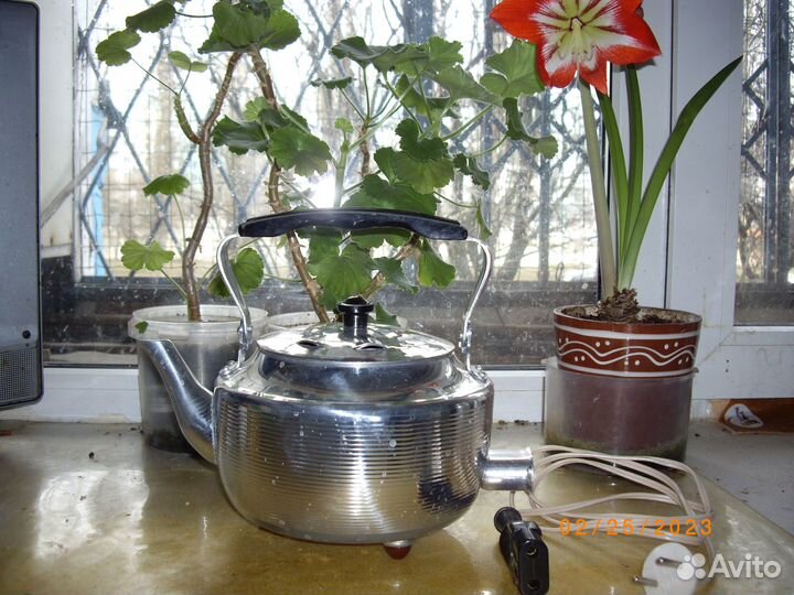 Чайник электрический бу