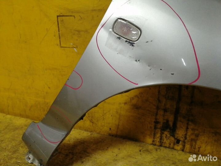 Крыло переднее Toyota Corolla spacio NZE121N (Правое)