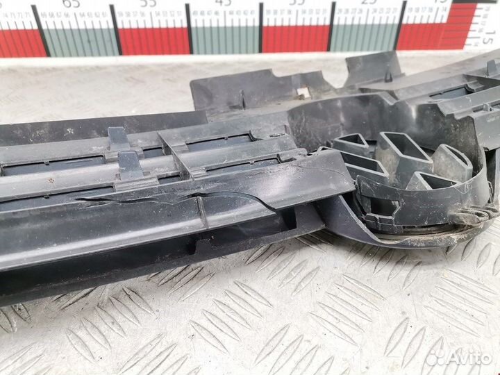 Решетка радиатора для Volkswagen Golf 4 1J0853653C