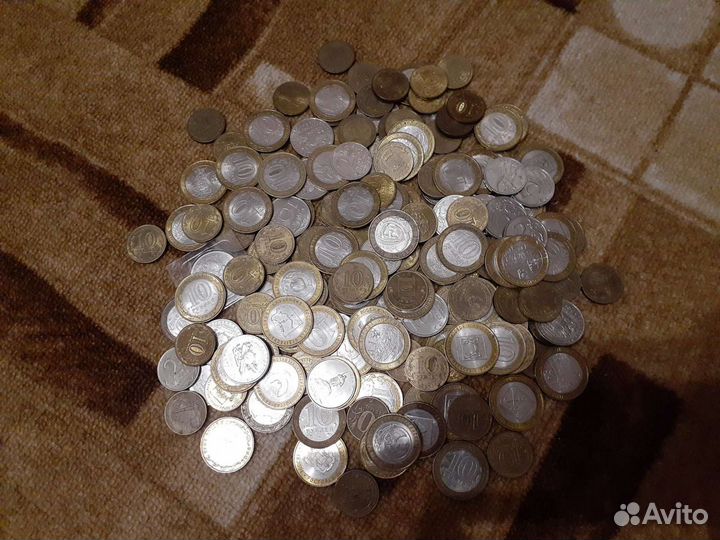 Юбилейные монеты