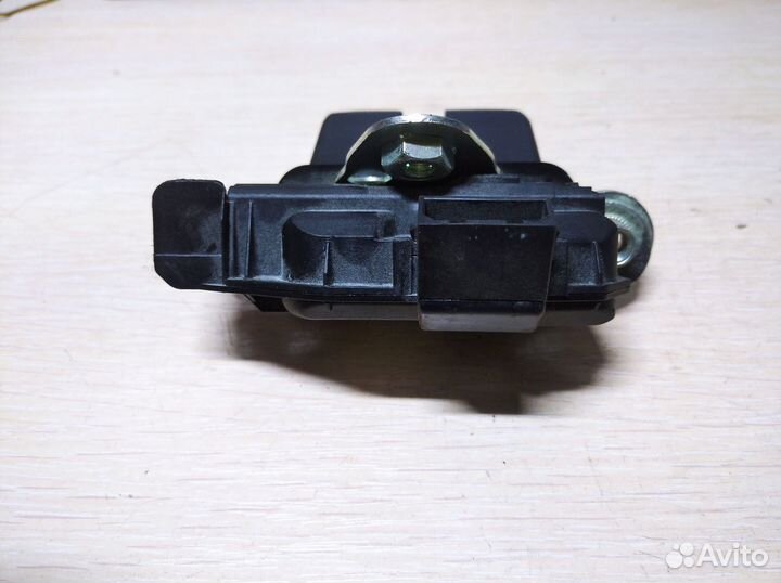 Замок багажника Volkswagen Polo 2010-2020