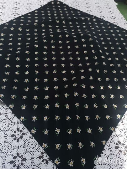 Эдельвейс платочки на чёрном фоне