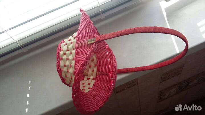 Плетеная корзинка для пасх. яиц, подарков, цветов