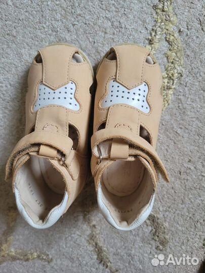 Новые сандалии 25р из натуральной кожи