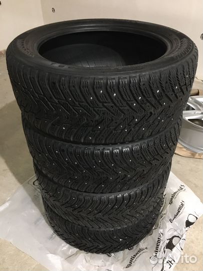 Nokian Tyres Hakkapeliitta 8 225/50 R18 99T