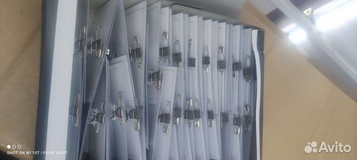 Бейдж, нагрудная бирка