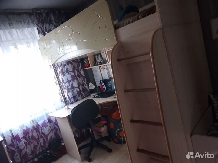 Кровать чердак со столом бу