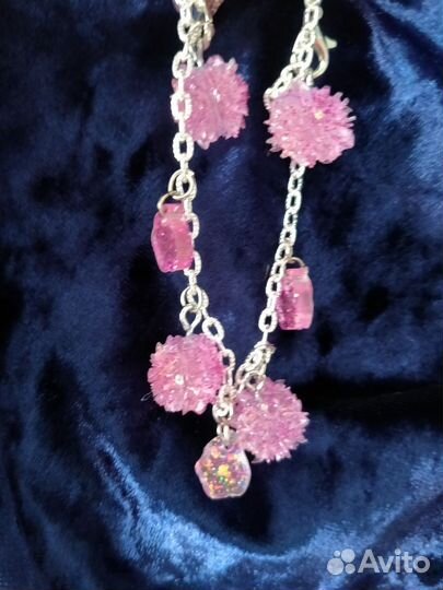 Браслет с подвесками розовые цветы