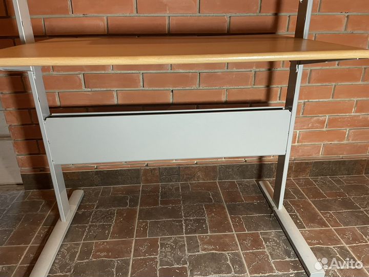 Компьютерный стол IKEA