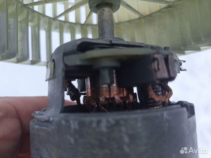 Моторчик печки bmw e32 e34 Bosch оригинал