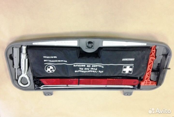 Ящик инструментов аптечка BMW F01 F02