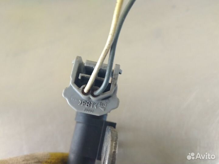 Датчик коленвала Renault Sandero 2009 2014