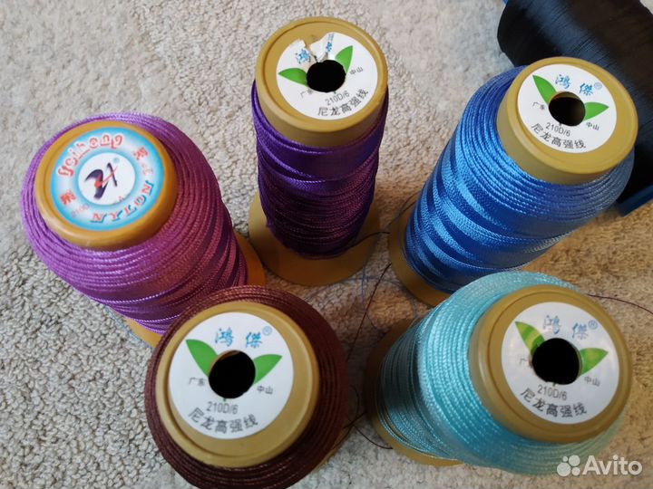 Нитки яркие, прочные