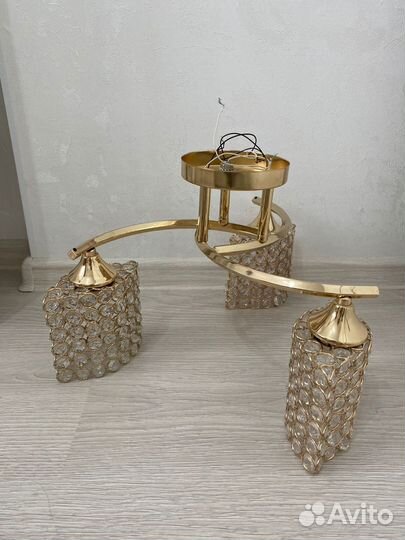 Продаётся люстра