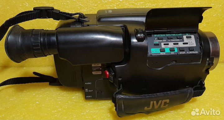 Кассетная видеокамера JVC