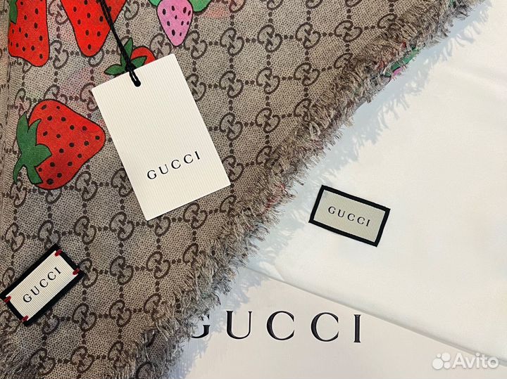 Платок Gucci strawberry оригинал