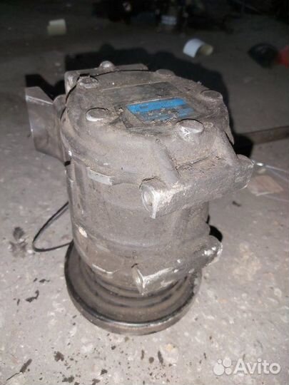 Компрессор кондиционера Mitsubishi Pajero V23C